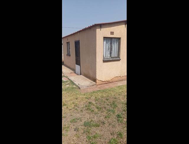 2 BEDROOM HOUSE FOR SALE IN PALM RIDGE EXT 2